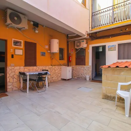 Bed&fly Near Airport Fontanarossa Bagno Privato In 3* Catania