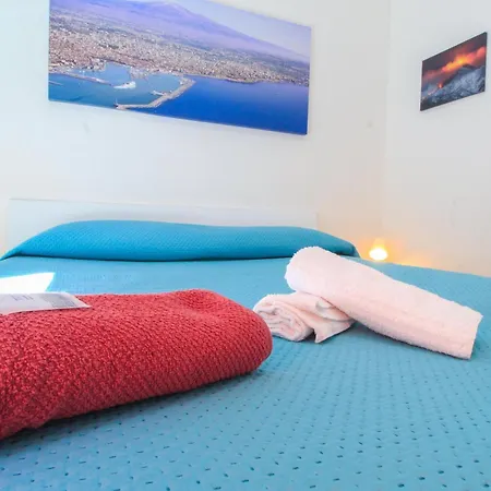 Bed&fly Near Airport Fontanarossa Bagno Privato In Panzió 3*