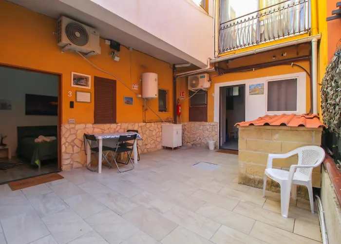 Bed&fly Near Airport Fontanarossa Bagno Privato In 4* Catania
