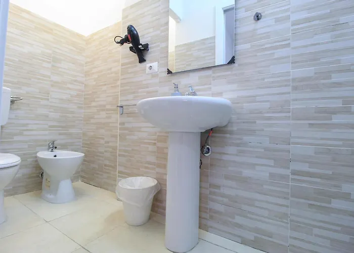 Bed&fly Near Airport Fontanarossa Bagno Privato In 4*