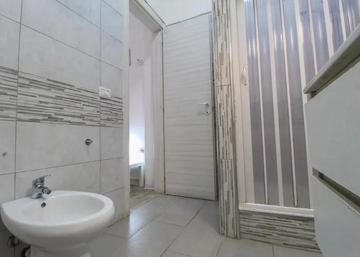 Bed&fly Near Airport Fontanarossa Bagno Privato In 4*
